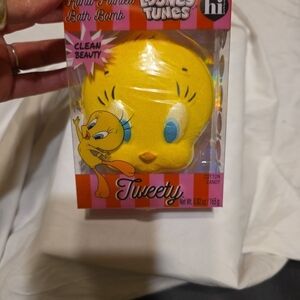 Warner Bros. Tweety Bath Bomb - Yellow
